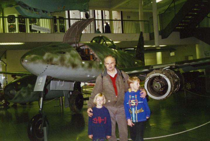 Im Deutschen Museum in M&uuml;nchen vor der Me262