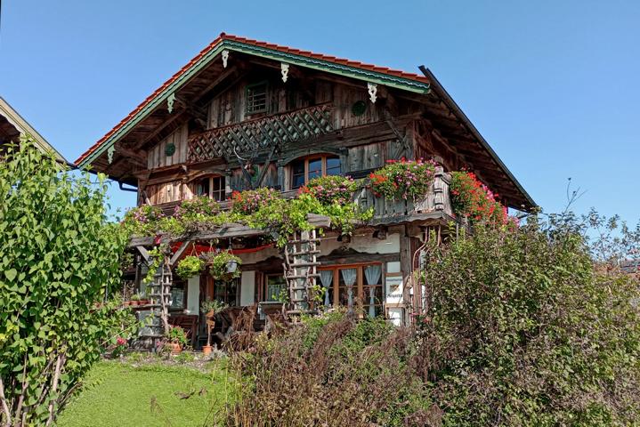 Sch&ouml;nes altes Haus auf dem Nendlberg