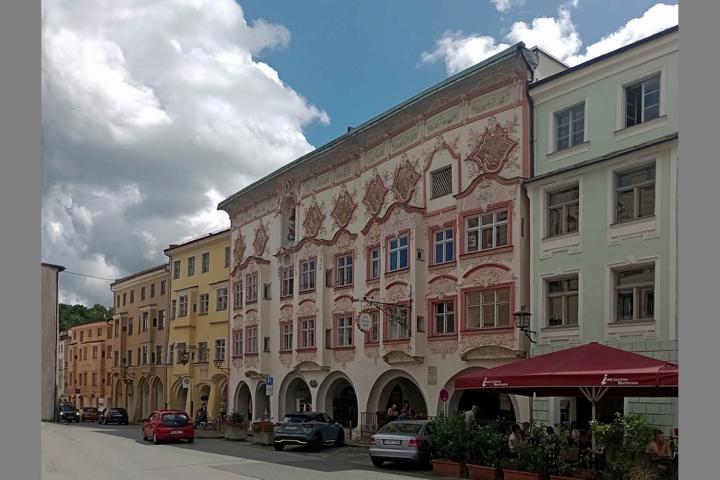 Wasserburg: Pr&auml;chtige B&uuml;rgerh&auml;user